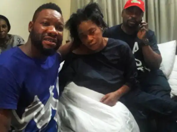 Actor Yomi Fabiyi Called Out For Posting Grieving Photo Of Actress Remi Surutu Who Lately Buried Her Daughter